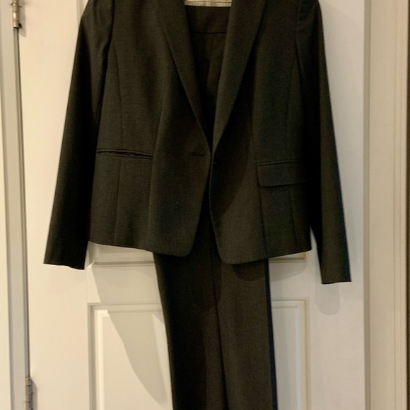 Anne Taylor Dark Gray Women’s Suit - Picture 1 of 3